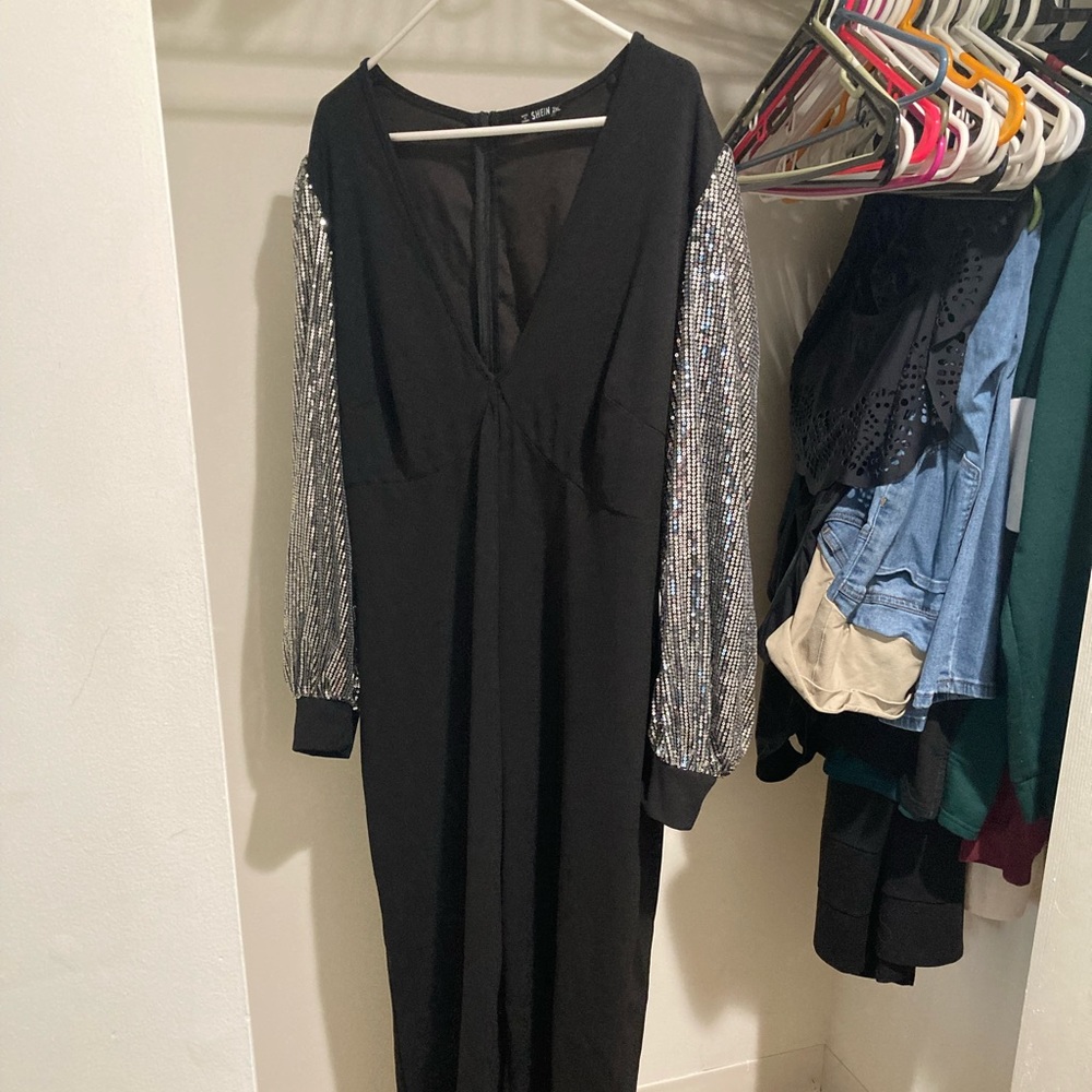 SHEIN bodysuit with sequin sleeves. Size 2xl however size runs like a 1xl.